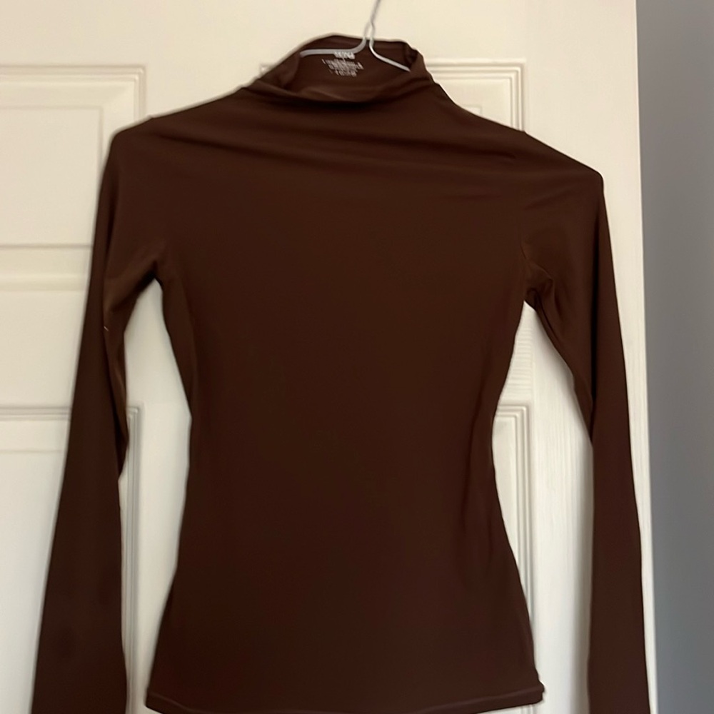 SKIMS Long Sleeve T Shirt.Dark Brown.  Small